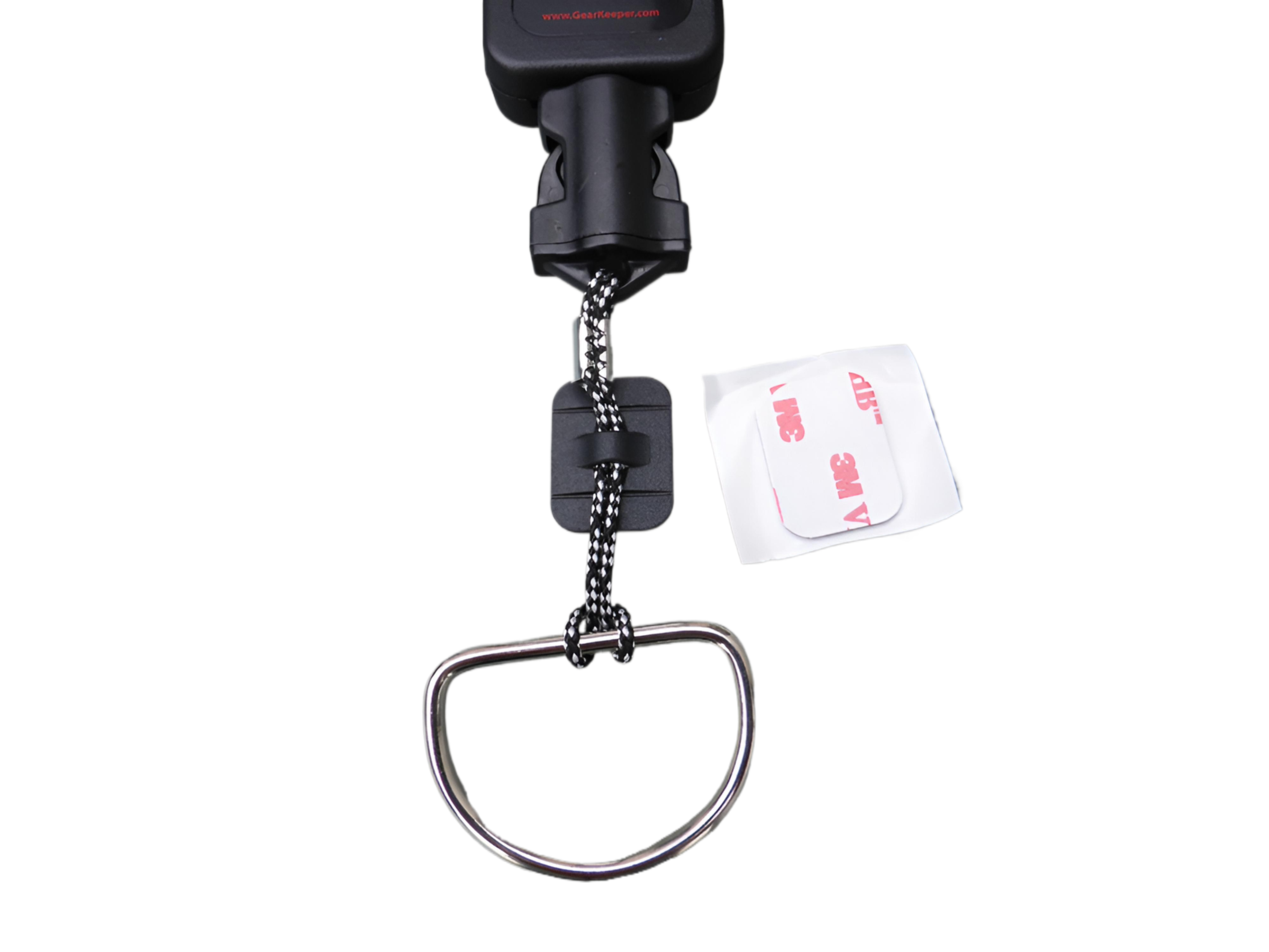 Close-up van de quick connect-II aansluiting op een SEEK TIC warmtebeeldcamera retractor van Gear Keeper