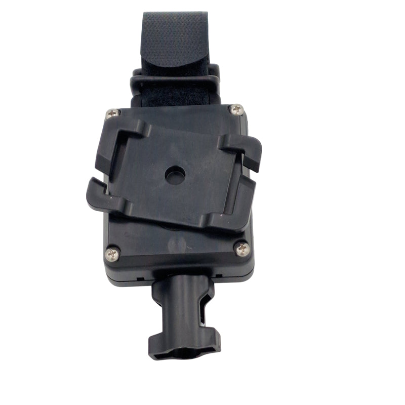Achterkant van de Gear Keeper RT3-5573 retractor met MOLLE-bevestiging.  