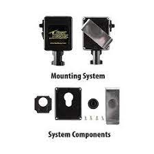 Gear Keeper AC0-2011 rvs roterende riemclip die je kunt monteren op een RT3 retractor. Hij past op riemen tot 5 cm breed