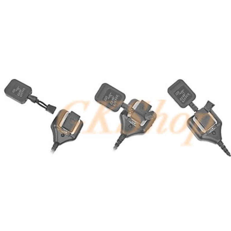 Voorbeeld hoe je een handmicrofoon aan een lapel microfoon retractor van  Gear Keeper bevestigd