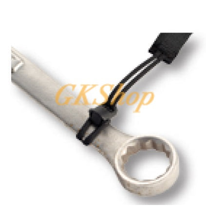 Detailfoto van een steeksleutel die door middel van een lusbevestiging aan een Gear Keeper accessoires zit