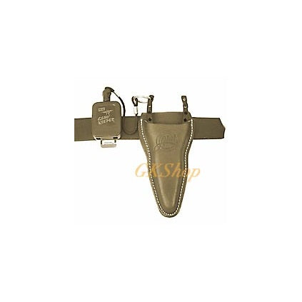 Een Gearkeeper RT2-5751 retractor bevestigd aan een riem of band