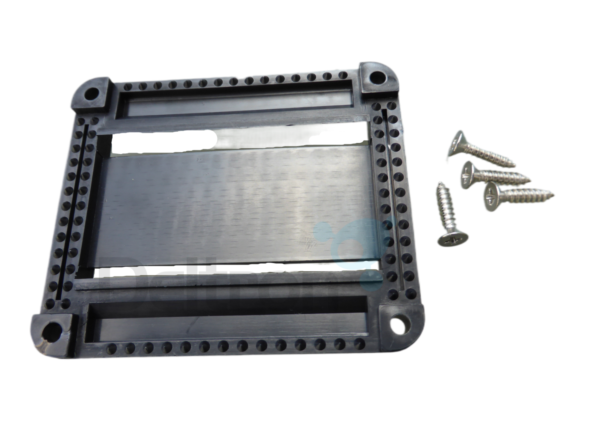 Achterkant van de Gear Keeper 1-0016-03 mounting bracket voor RT3 retractors die je aan je duikuitrusting wilt bevestigen