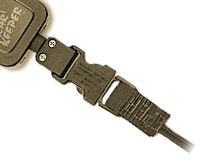 Accessoire aansluiting onderaan een Gear Keeper retractor die eenvoudig te verbinden is